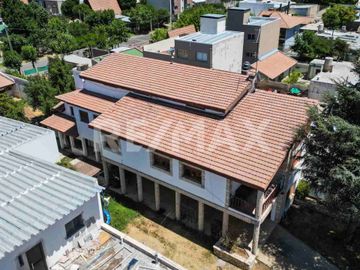 VENTA CASA 5 DORMITORIOS /LOTE APTO COMERCIAL, NQN