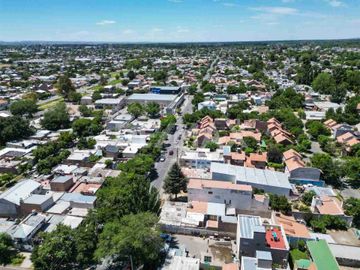 VENTA CASA 5 DORMITORIOS /LOTE APTO COMERCIAL, NQN