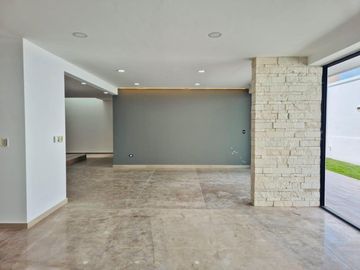 VENTA casa en Lomas de Angelopolis Gran Reserva, 5 recamaras