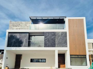 VENTA casa en Lomas de Angelopolis Gran Reserva, 5 recamaras