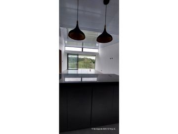 Venta de hermosa casa en condominio campestre en  Armenia
