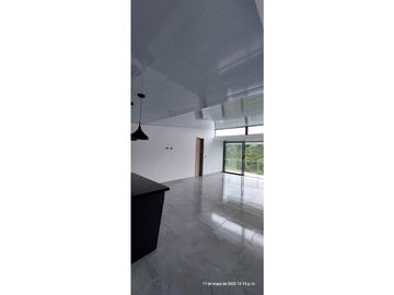 Venta de hermosa casa en condominio campestre en  Armenia