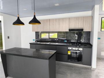 Venta de hermosa casa en condominio campestre en  Armenia