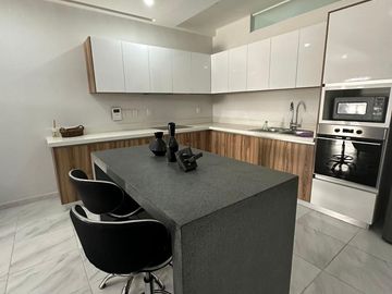 Departamento amueblado en Venta Avenida Bonampak en Cancún
