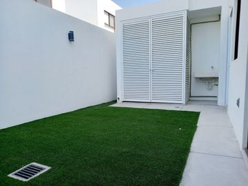 CASA EN VENTA EN ZIBATÁ, QUERÉTARO, CON ROOF GARDEN
