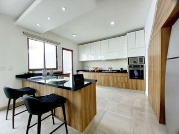 CASA EN VENTA EN ZIBATÁ, QUERÉTARO, CON ROOF GARDEN