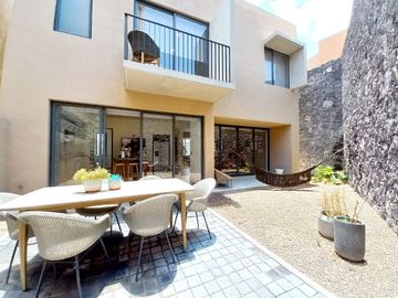 CASA EN VENTA EN ZIBATÁ, Querétaro,  distribución abierta y jardín