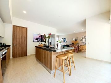 CASA EN VENTA EN ZIBATÁ, Querétaro,  distribución abierta y jardín