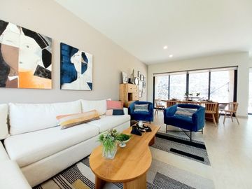 CASA EN VENTA EN ZIBATÁ, Querétaro,  distribución abierta y jardín