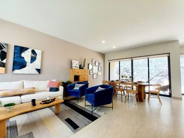 CASA EN VENTA EN ZIBATÁ, Querétaro,  distribución abierta y jardín