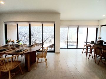 CASA EN VENTA EN ZIBATÁ, Querétaro,  distribución abierta y jardín