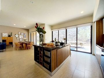 CASA EN VENTA EN ZIBATÁ, Querétaro,  distribución abierta y jardín