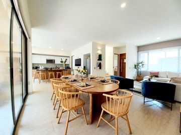 CASA EN VENTA EN ZIBATÁ, Querétaro,  distribución abierta y jardín
