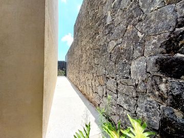 CASA EN VENTA EN ZIBATÁ, Querétaro,  distribución abierta y jardín