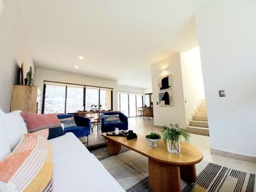CASA EN VENTA EN ZIBATÁ, Querétaro,  distribución abierta y jardín