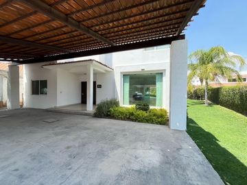 CASA EN VENTA EN CLUB DE GOLF SAN GIL, SAN JUAN DEL RIO