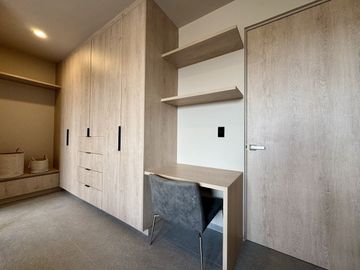 CASA EN VENTA EN LOMAS DE CAMPANARIO NORTE, CON CUARTO DE SERVICIO