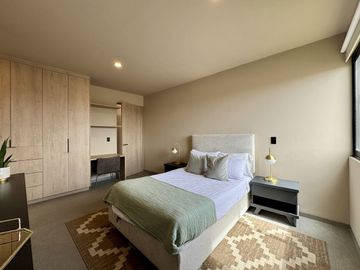 CASA EN VENTA EN LOMAS DE CAMPANARIO NORTE, CON CUARTO DE SERVICIO