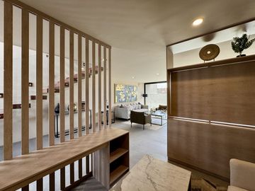 CASA EN VENTA EN LOMAS DE CAMPANARIO NORTE, CON CUARTO DE SERVICIO