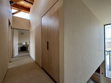 CASA EN VENTA EN LOMAS DE CAMPANARIO NORTE, CON CUARTO DE SERVICIO