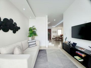CASA EN VENTA EN ZIBATÁ, QUERÉTARO, 3 recámaras y estudio, excelentes amenidades