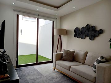 CASA EN VENTA EN ZIBATÁ, QUERÉTARO, 3 recámaras y estudio, excelentes amenidades