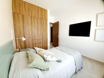 CASA EN VENTA EN ZIBATÁ, QUERÉTARO, 3 recámaras y estudio, excelentes amenidades