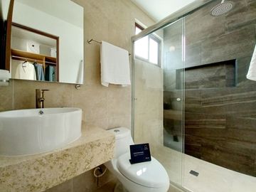 CASA EN VENTA EN ZIBATÁ, QUERÉTARO, 3 recámaras y estudio, excelentes amenidades