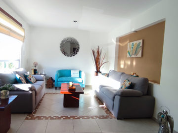 CASA EN VENTA EN COLINAS DEL BOSQUE 3RA SECCION, CORREGIDORA, 5 HABITACIONES
