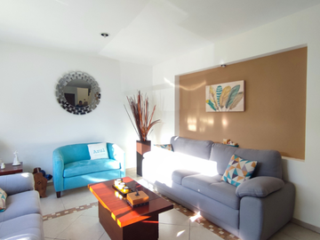 CASA EN VENTA EN COLINAS DEL BOSQUE 3RA SECCION, CORREGIDORA, 5 HABITACIONES