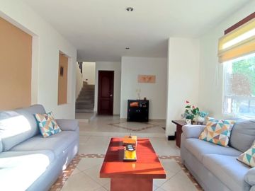 CASA EN VENTA EN COLINAS DEL BOSQUE 3RA SECCION, CORREGIDORA, 5 HABITACIONES