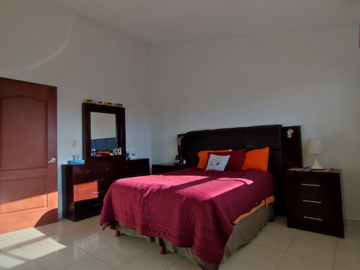 CASA EN VENTA EN COLINAS DEL BOSQUE 3RA SECCION, CORREGIDORA, 5 HABITACIONES