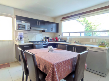 CASA EN VENTA EN COLINAS DEL BOSQUE 3RA SECCION, CORREGIDORA, 5 HABITACIONES
