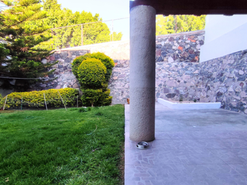 CASA EN VENTA EN COLINAS DEL BOSQUE 3RA SECCION, CORREGIDORA, 5 HABITACIONES
