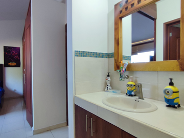 CASA EN VENTA EN COLINAS DEL BOSQUE 3RA SECCION, CORREGIDORA, 5 HABITACIONES