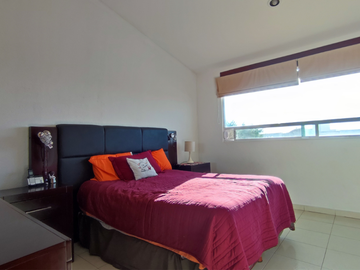 CASA EN VENTA EN COLINAS DEL BOSQUE 3RA SECCION, CORREGIDORA, 5 HABITACIONES