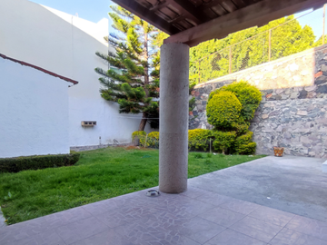 CASA EN VENTA EN COLINAS DEL BOSQUE 3RA SECCION, CORREGIDORA, 5 HABITACIONES