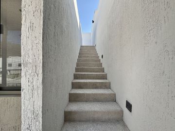 DEPARTAMENTO EN PREVENTA EN ALTOS JURIQUILLA, CON ROOF GARDEN