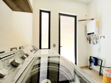 VENTA DE CASA EN ZIBATÁ, con opción a cuarta recámara en planta baja
