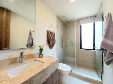 CASA EN VENTA EN ZIBATÁ, Qro., estudio con opción a recámara en planta baja