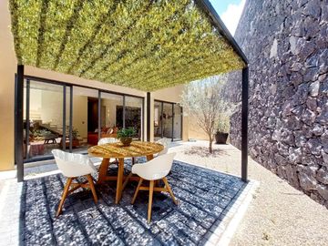 CASA EN VENTA EN ZIBATÁ, Qro., estudio con opción a recámara en planta baja