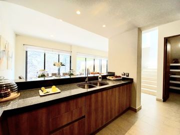 CASA EN VENTA EN ZIBATÁ, Qro., estudio con opción a recámara en planta baja