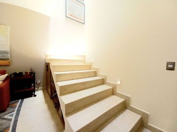 CASA EN VENTA EN ZIBATÁ, Qro., estudio con opción a recámara en planta baja