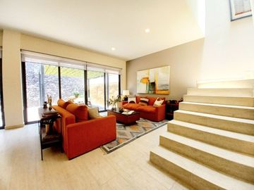 CASA EN VENTA EN ZIBATÁ, Qro., estudio con opción a recámara en planta baja