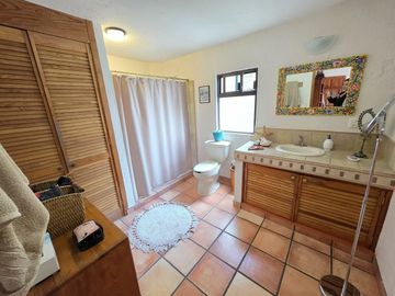 CASA EN VENTA EN JURIQUILLA DE UN PISO, VILLAS DEL MESON, ESTILO MEXICANO