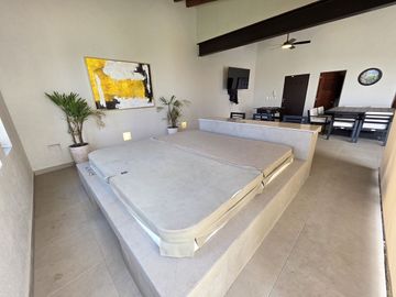 CASA EN VENTA EN CUMBRES DEL LAGO JURIQUILLA, 3 HABITACIONES MAS ESTUDIO