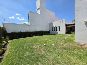 CASA EN VENTA EN CUMBRES DEL LAGO JURIQUILLA, 3 HABITACIONES MAS ESTUDIO