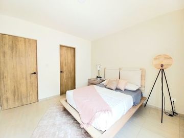 CASA EN VENTA EN ZIBATÁ, Querétaro. 3 recámaras, 3 baños, roof garden, jardín