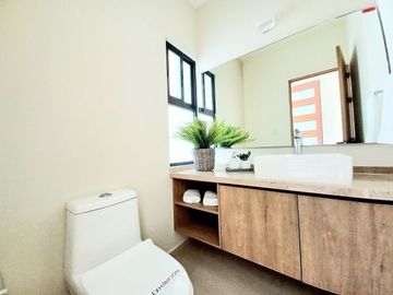 CASA EN VENTA EN ZIBATÁ, Querétaro. 3 recámaras, 3 baños, roof garden, jardín