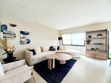 CASA EN VENTA EN ZIBATÁ, Querétaro. 3 recámaras, 3 baños, roof garden, jardín